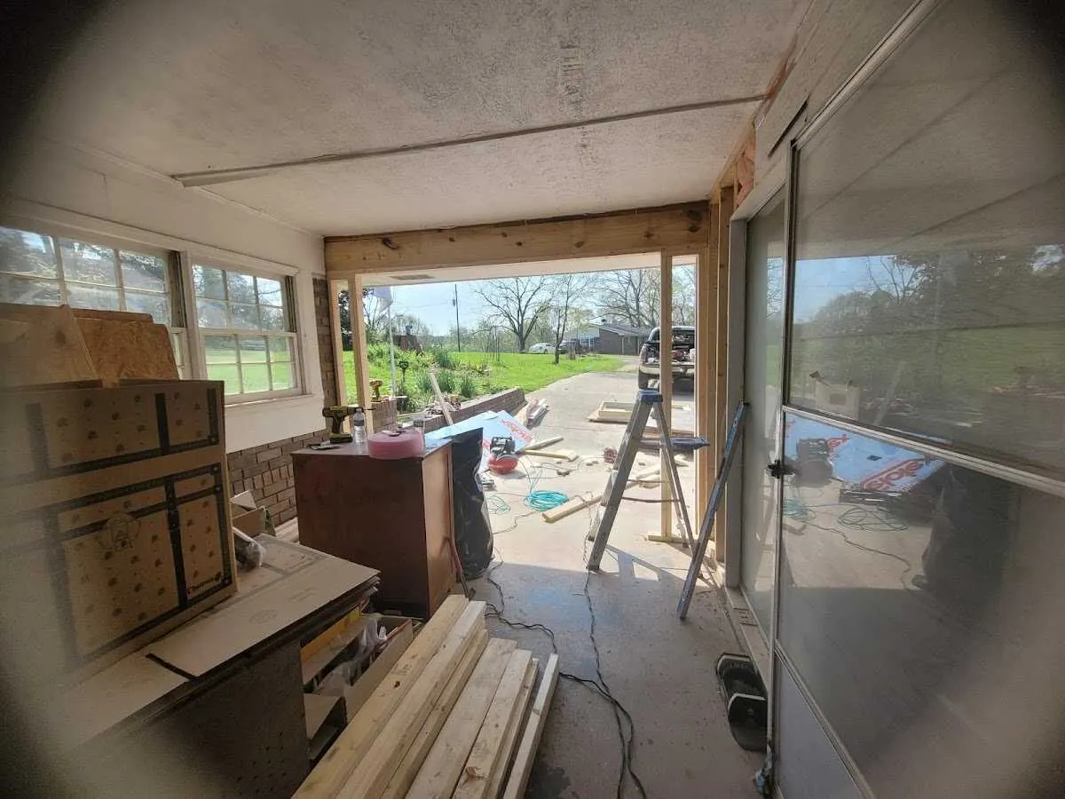 Air movers and dehumidifier for Water Mitigation Services in Meridianville